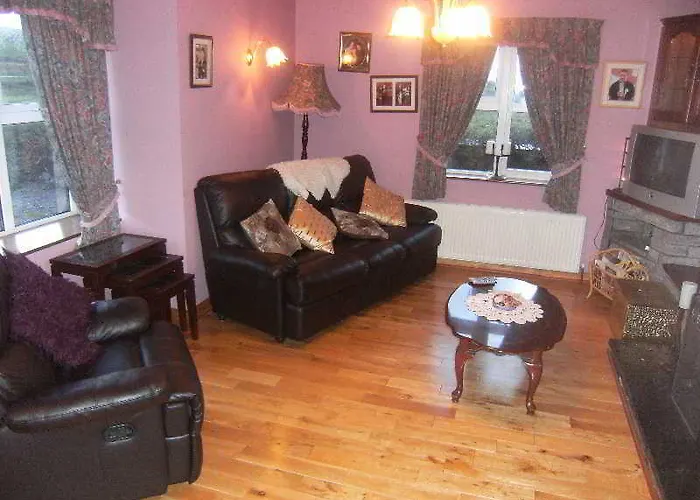 מלון Doonagore דולין